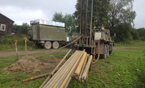 Какие трубы и насосы подходят для устройства артезианской скважины на воду?